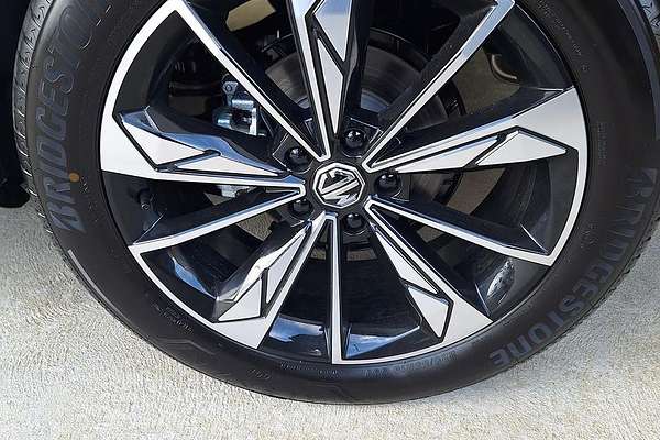 2024 MG HS Essence AS33 2WD