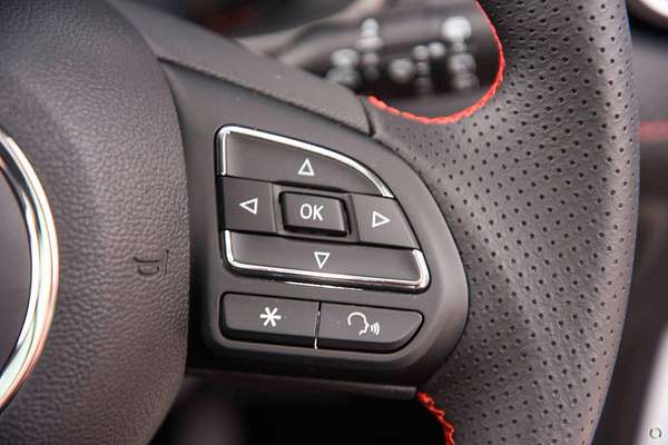2024 MG ZST Essence 2WD