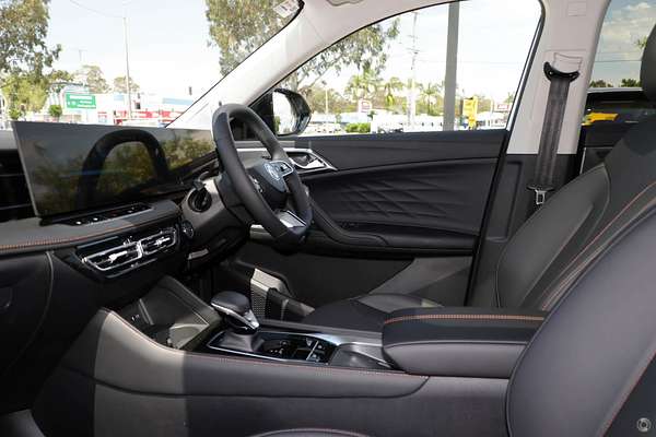 2024 MG HS Essence AS33 2WD