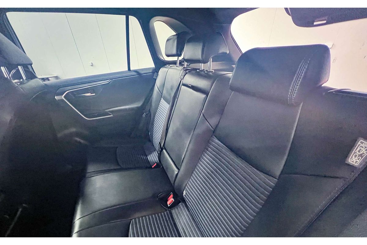 2021 Toyota RAV4 XSE AXAH54R