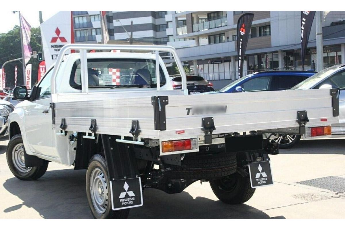 2023 Mitsubishi Triton GLX MR 4X4