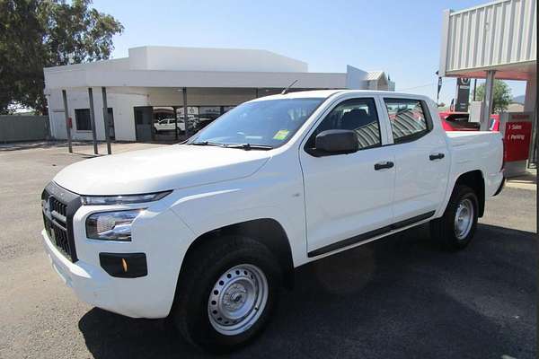 2024 Mitsubishi Triton GLX MV 4X4