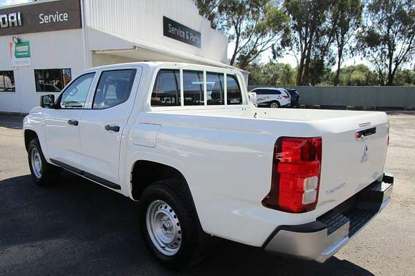 2024 Mitsubishi Triton GLX MV 4X4