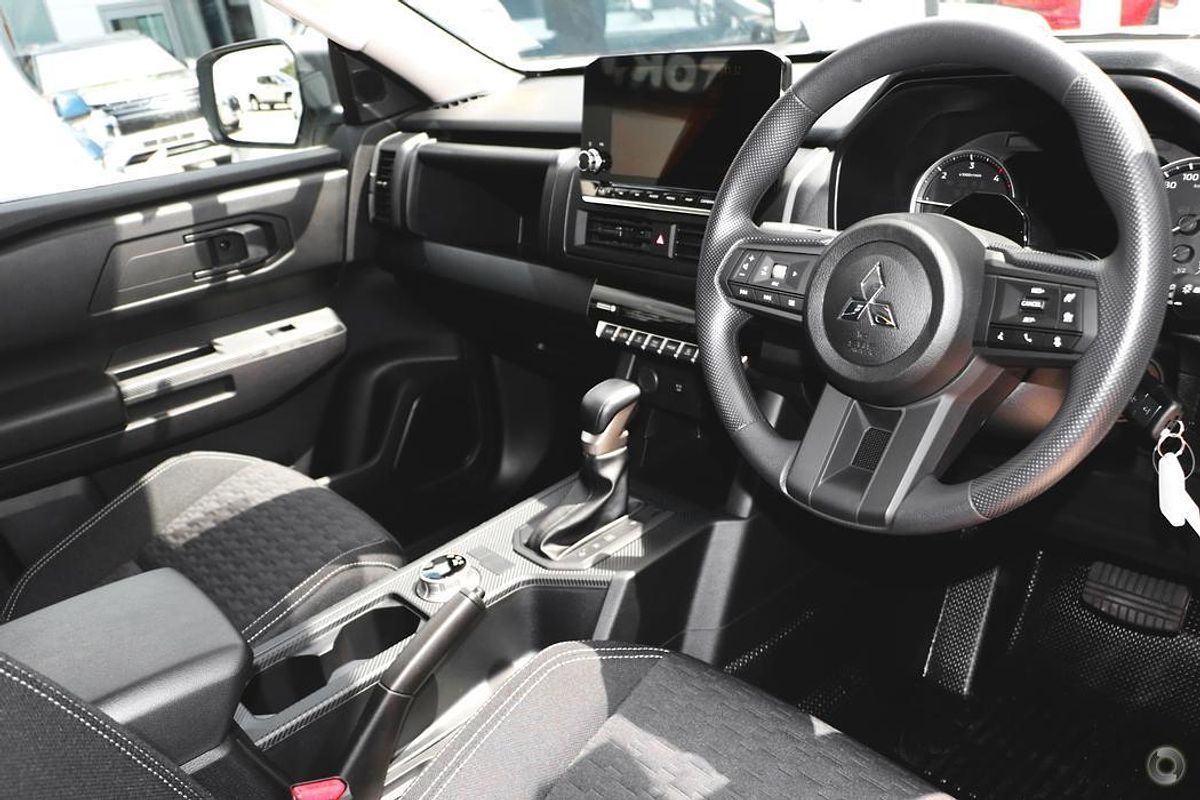 2024 Mitsubishi Triton GLX+ MV 4X4
