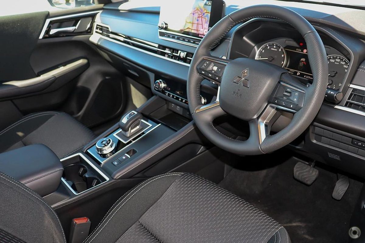 2024 Mitsubishi Outlander LS ZM AWD