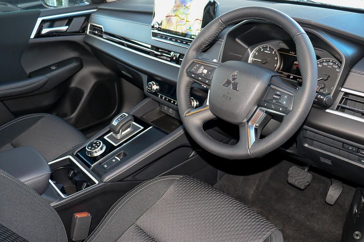 2024 Mitsubishi Outlander LS ZM 2WD