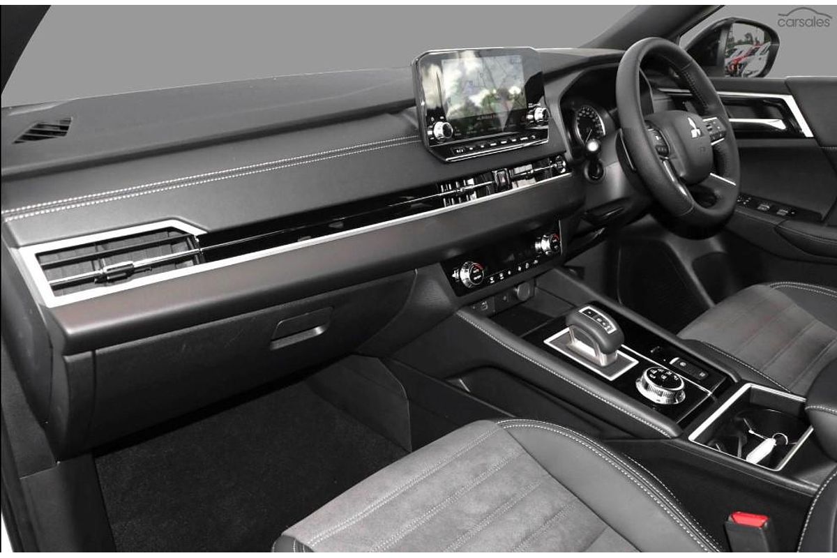 2024 Mitsubishi Outlander Black Edition ZM 2WD