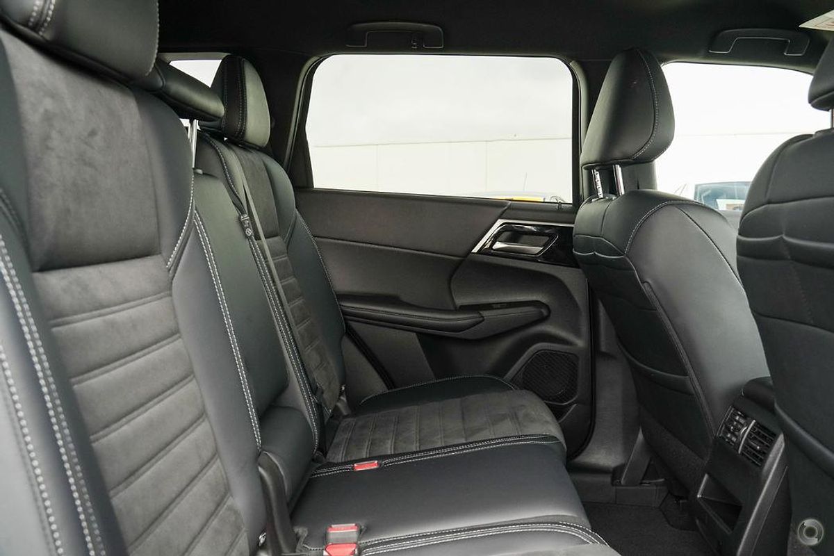 2024 Mitsubishi Outlander Black Edition ZM 2WD
