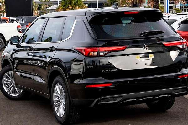 2024 Mitsubishi Outlander ES ZM 2WD