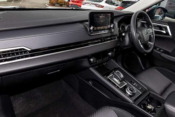 2024 Mitsubishi Outlander ES ZM 2WD