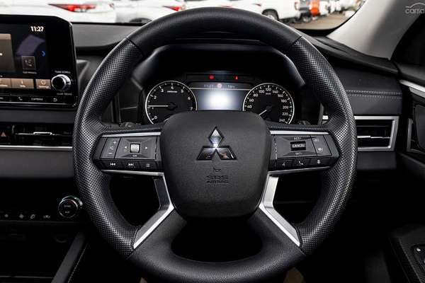 2024 Mitsubishi Outlander ES ZM 2WD