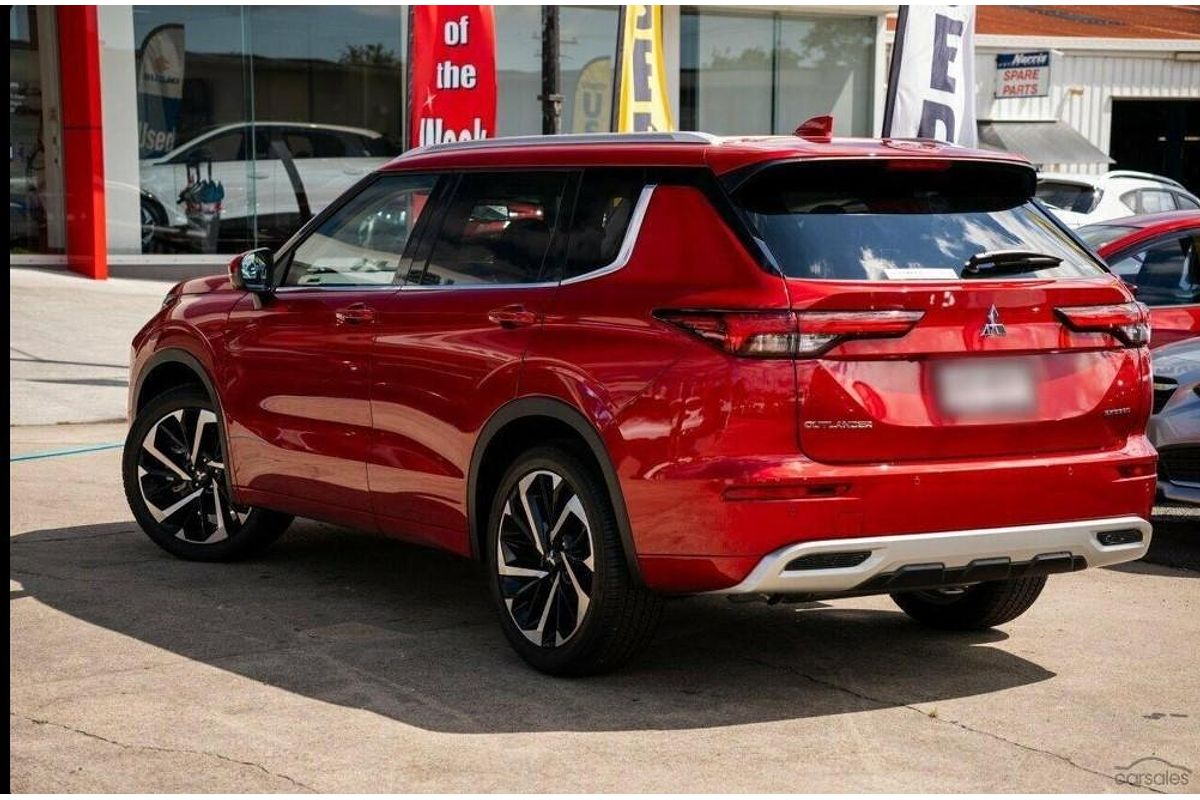 2024 Mitsubishi Outlander Exceed ZM AWD