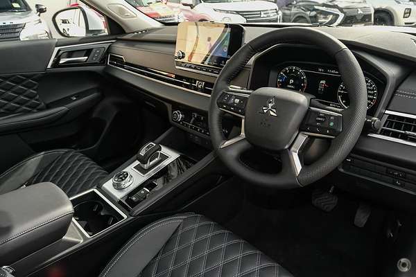 2024 Mitsubishi Outlander Exceed ZM AWD