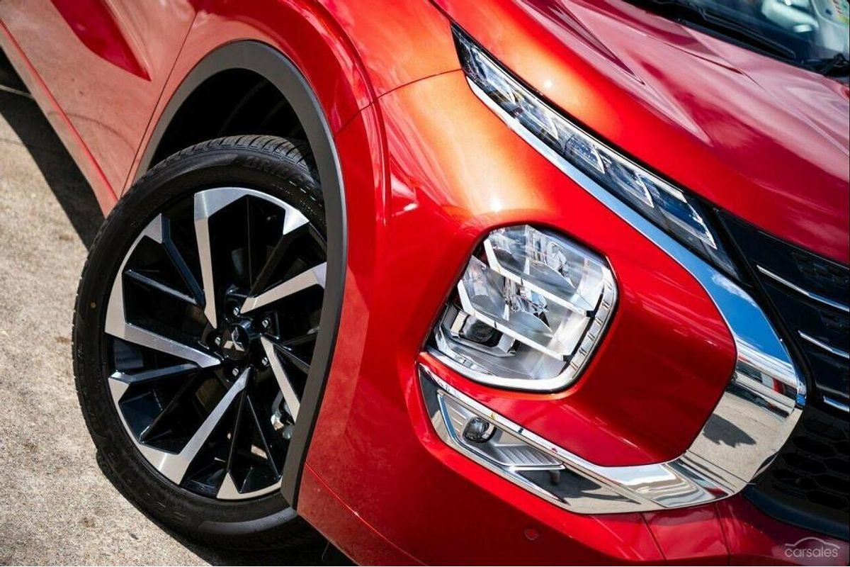 2024 Mitsubishi Outlander Exceed ZM AWD