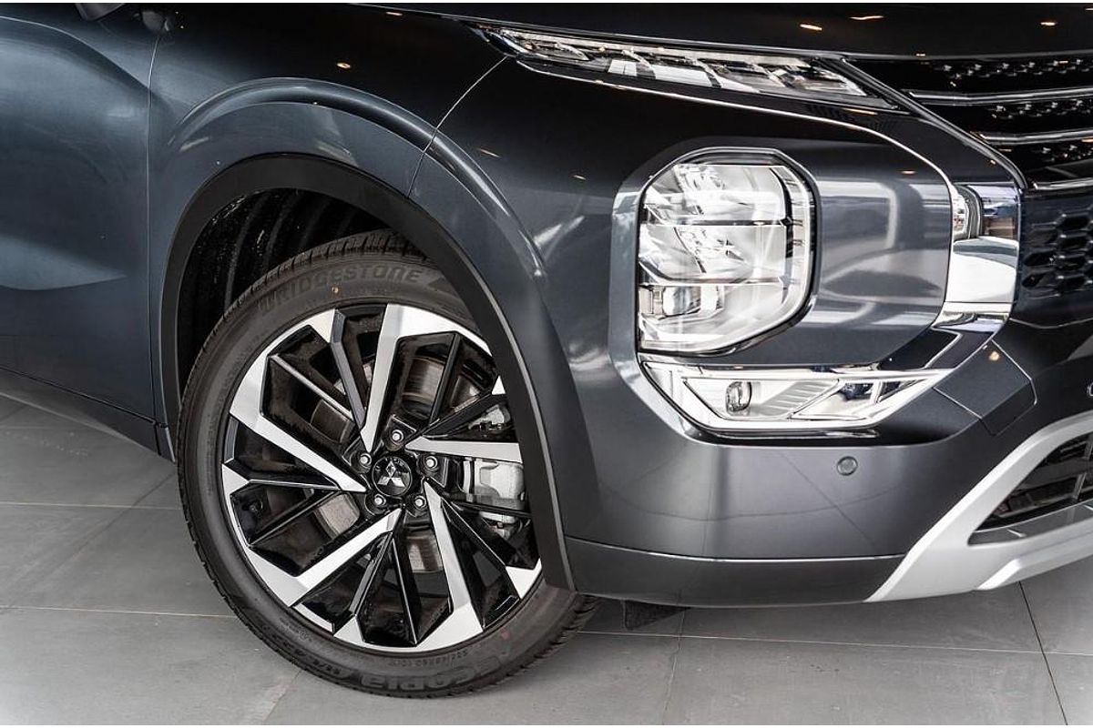 2024 Mitsubishi Outlander Exceed ZM AWD