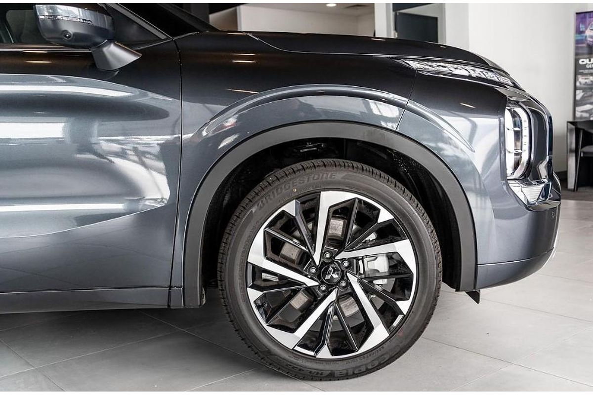 2024 Mitsubishi Outlander Exceed ZM AWD