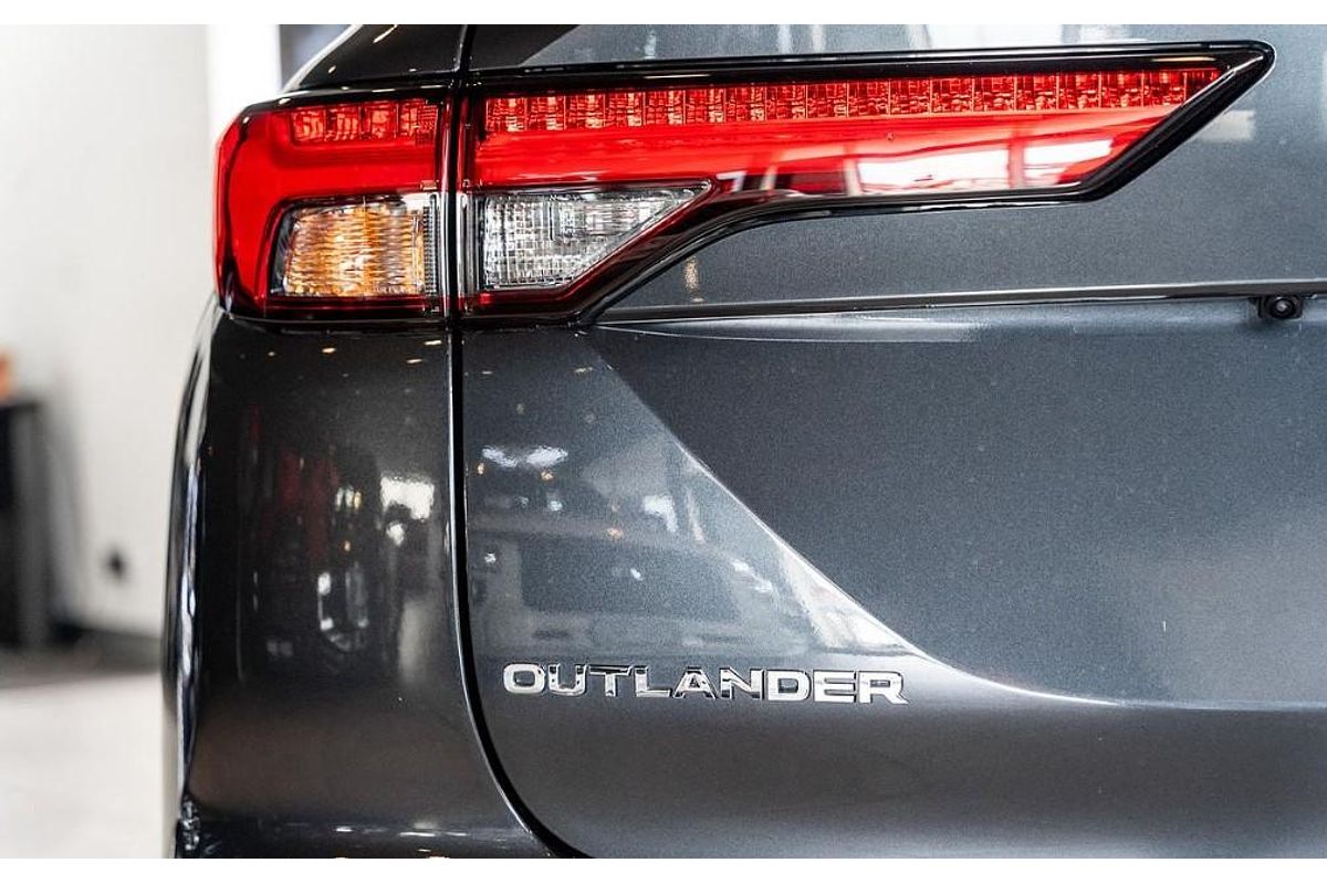 2024 Mitsubishi Outlander Exceed ZM AWD