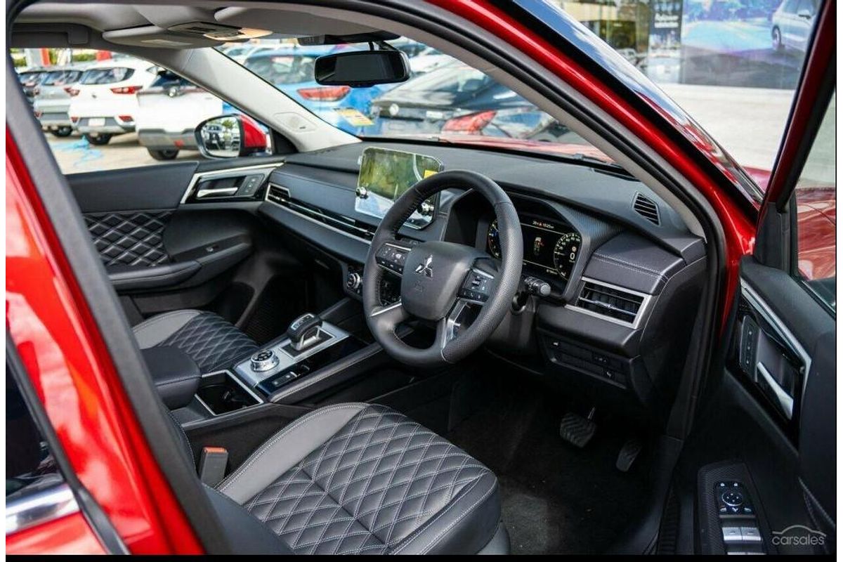 2024 Mitsubishi Outlander Exceed ZM AWD