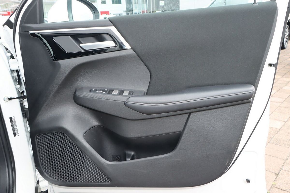 2023 Mitsubishi Outlander ES ZM