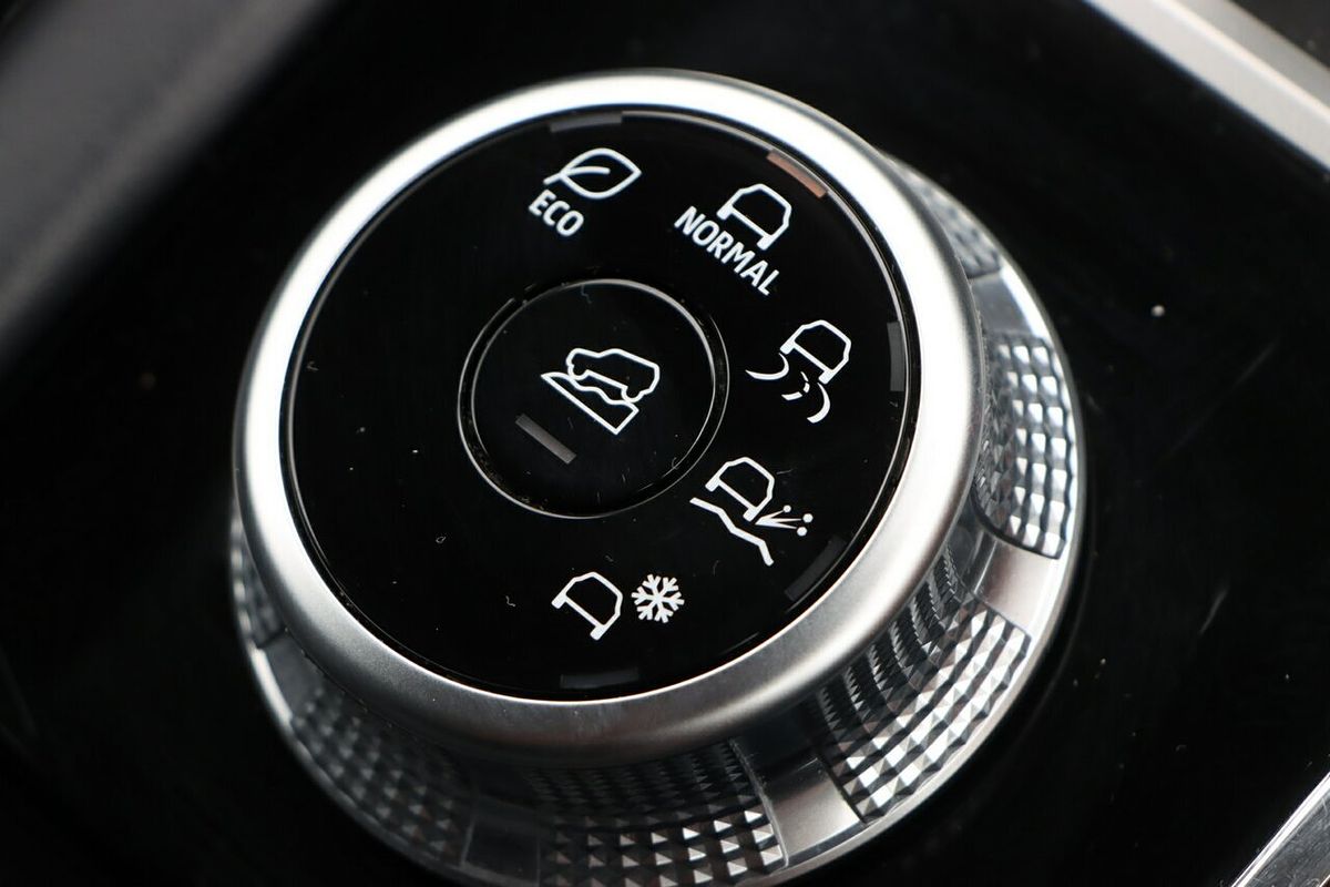 2023 Mitsubishi Outlander ES ZM