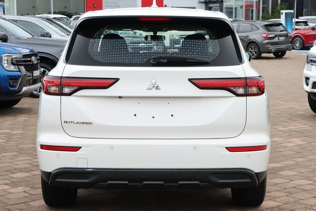 2023 Mitsubishi Outlander ES ZM