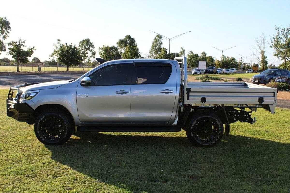 2019 Toyota HILUX SR5 GUN126R