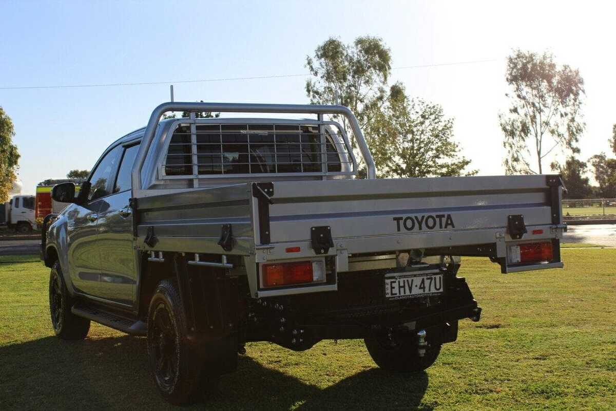 2019 Toyota HILUX SR5 GUN126R