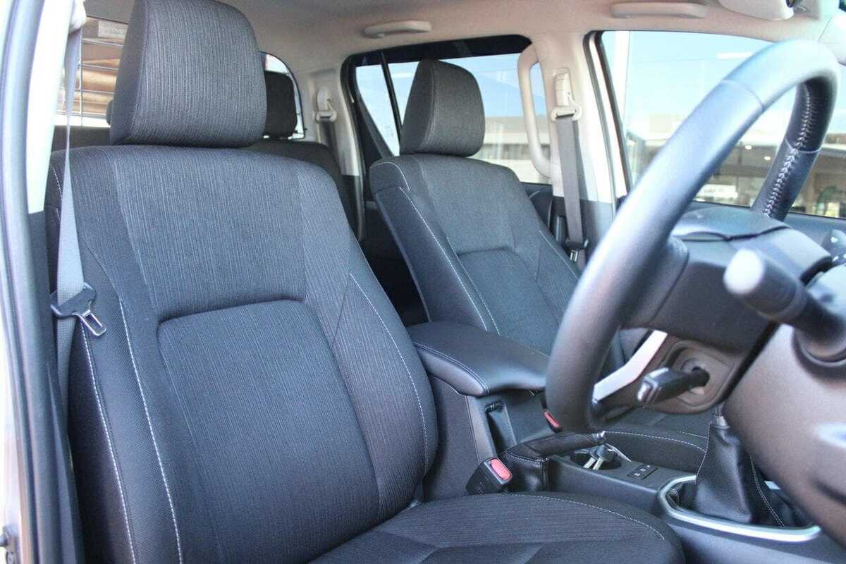2019 Toyota HILUX SR5 GUN126R