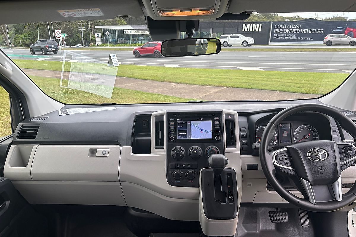 2020 Toyota Hiace Commuter GDH322R