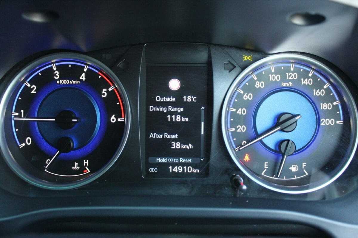 2019 Toyota HILUX SR5 GUN126R