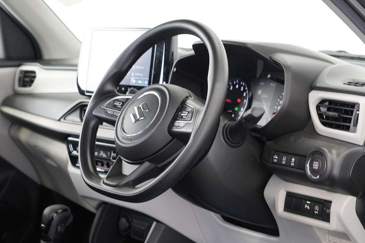 2024 Suzuki Swift Hybrid UZ
