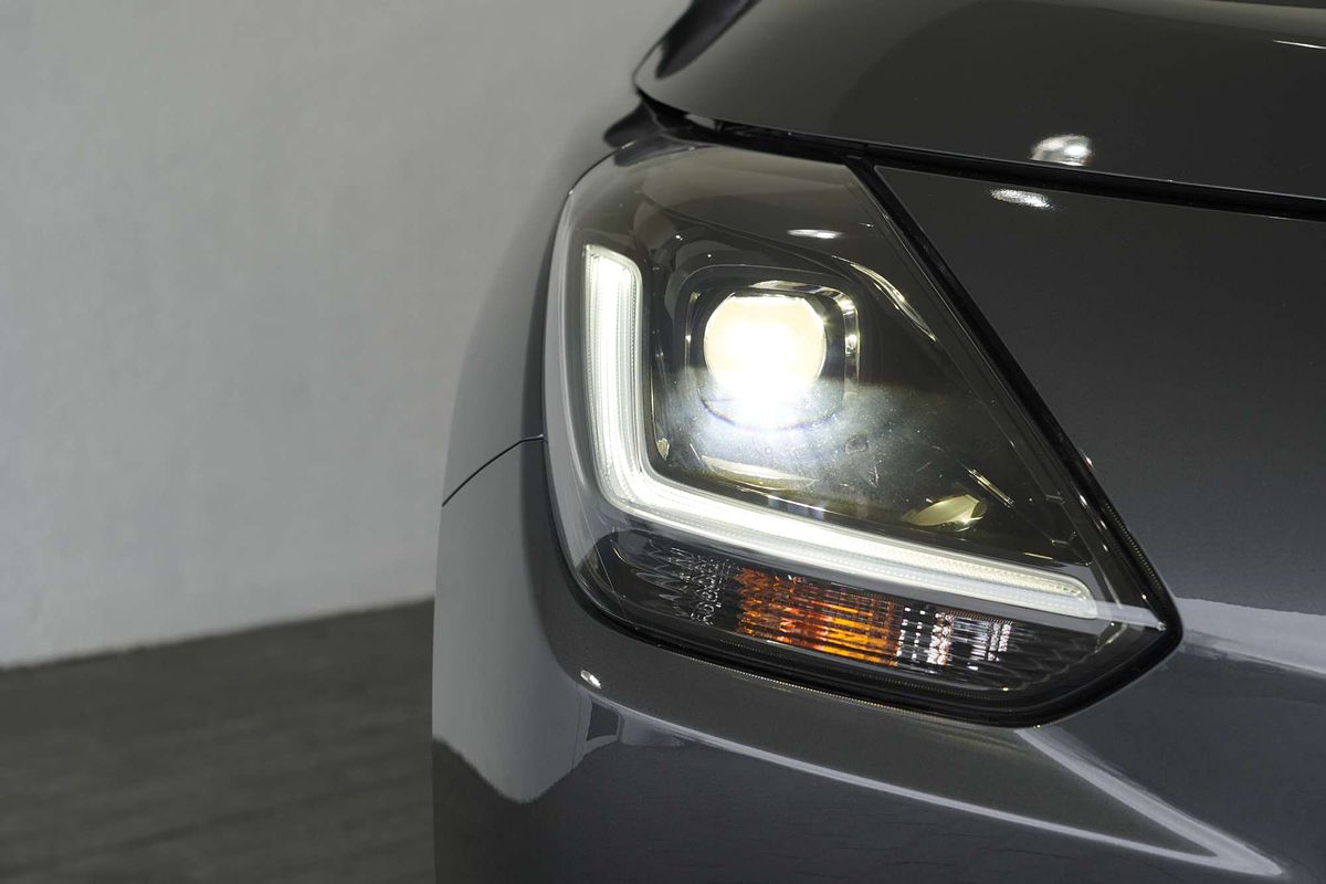 2024 Suzuki Swift Hybrid UZ
