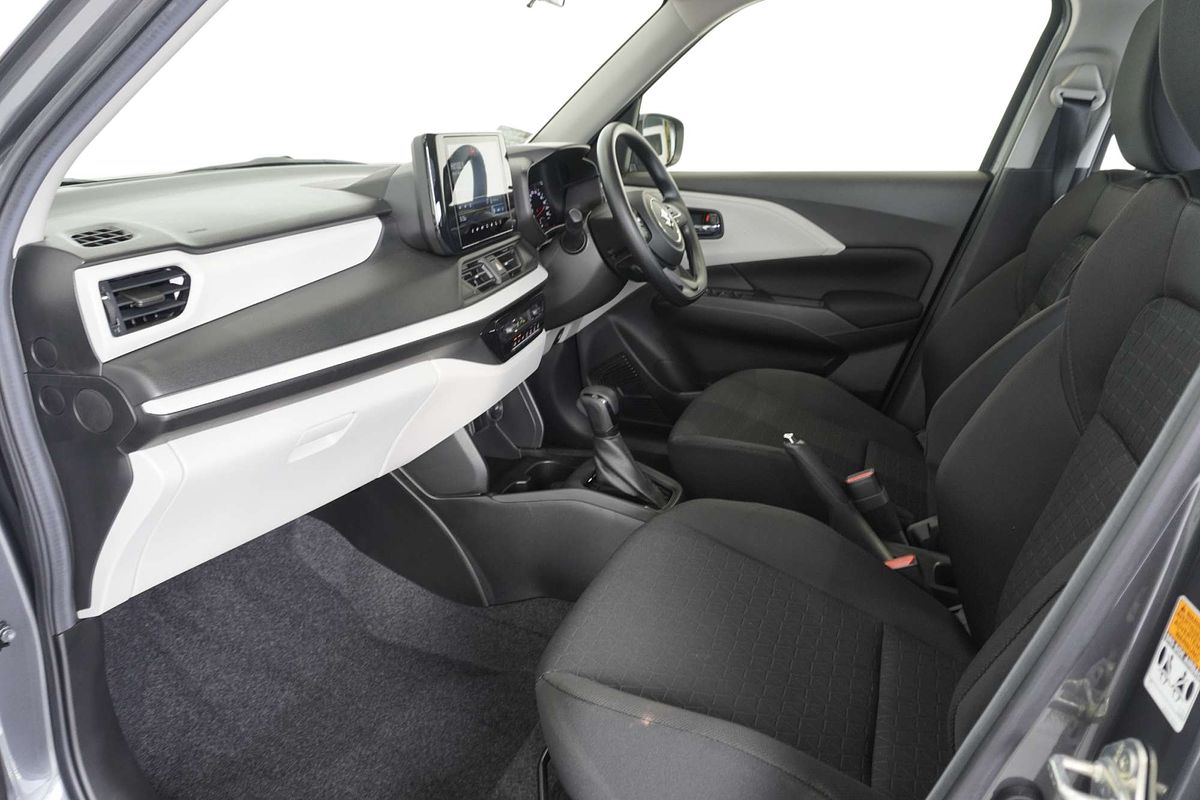 2024 Suzuki Swift Hybrid UZ