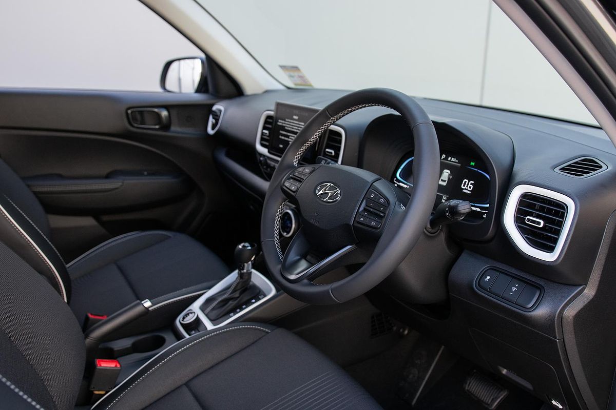 2024 Hyundai Venue Elite QX.V5