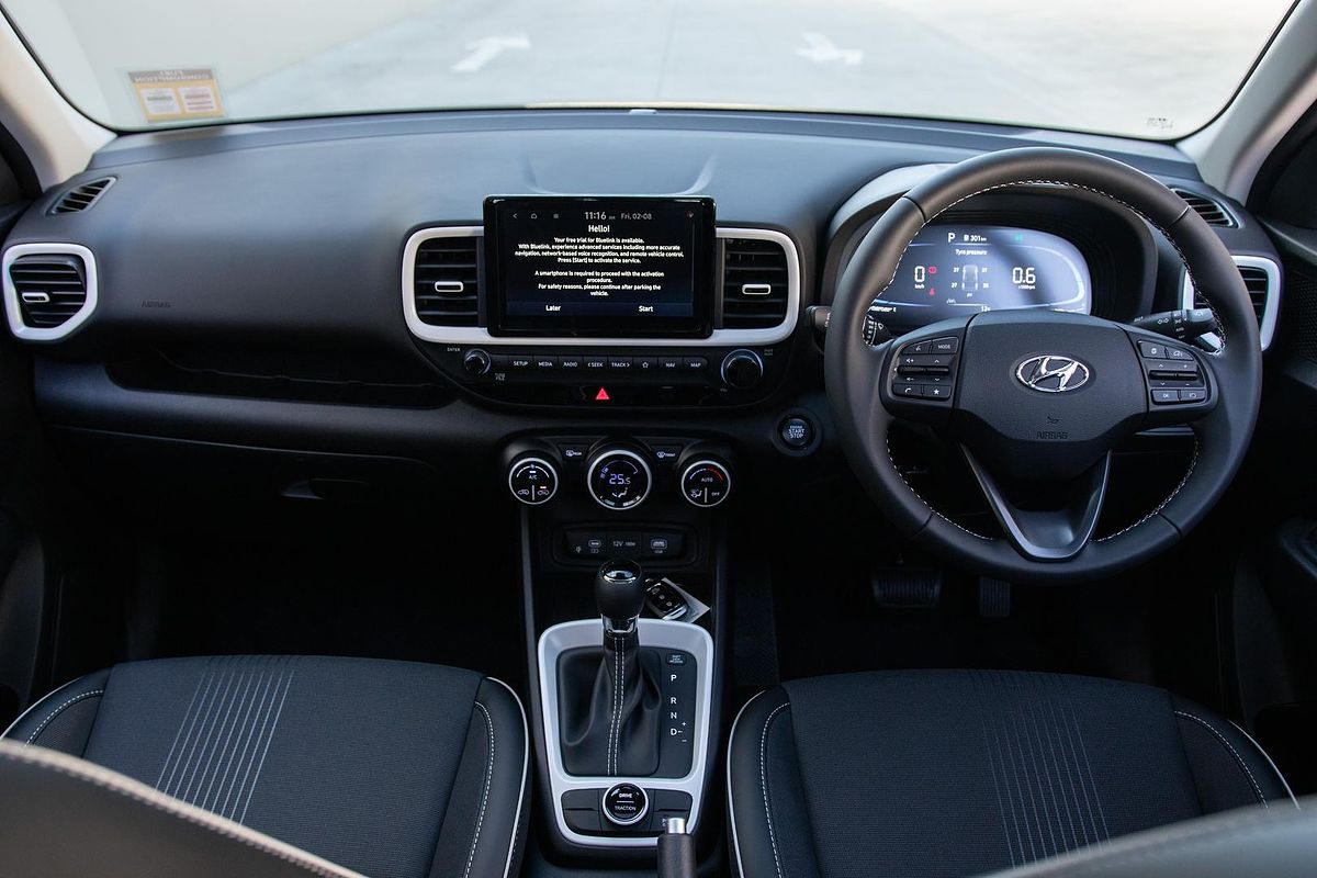 2024 Hyundai Venue Elite QX.V5
