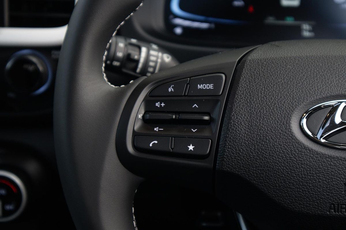2024 Hyundai Venue Elite QX.V5