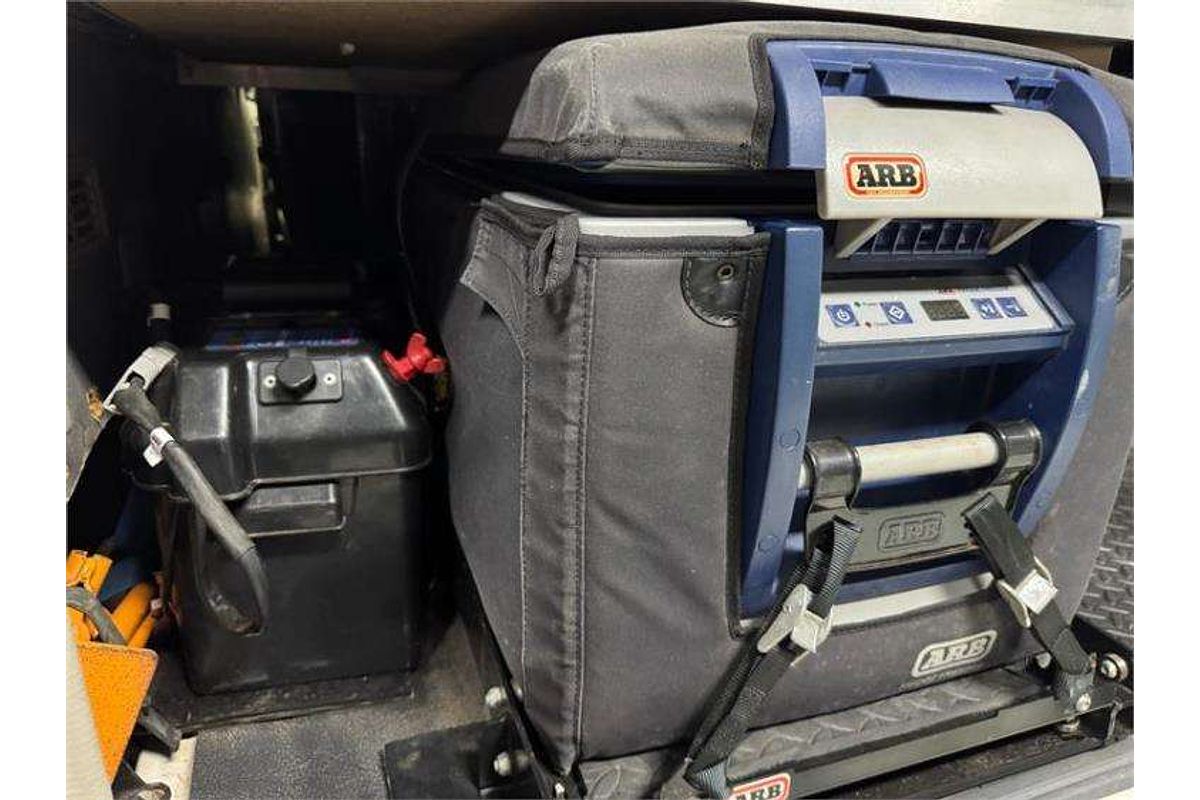 2009 Toyota Landcruiser Workmate Troopcarrier VDJ78R
