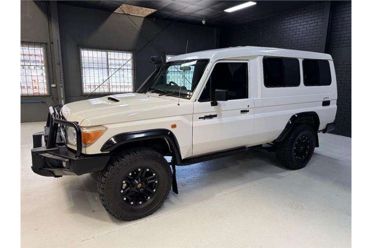 2009 Toyota Landcruiser Workmate Troopcarrier VDJ78R