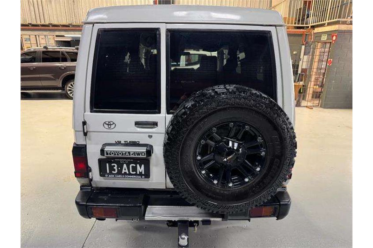 2009 Toyota Landcruiser Workmate Troopcarrier VDJ78R