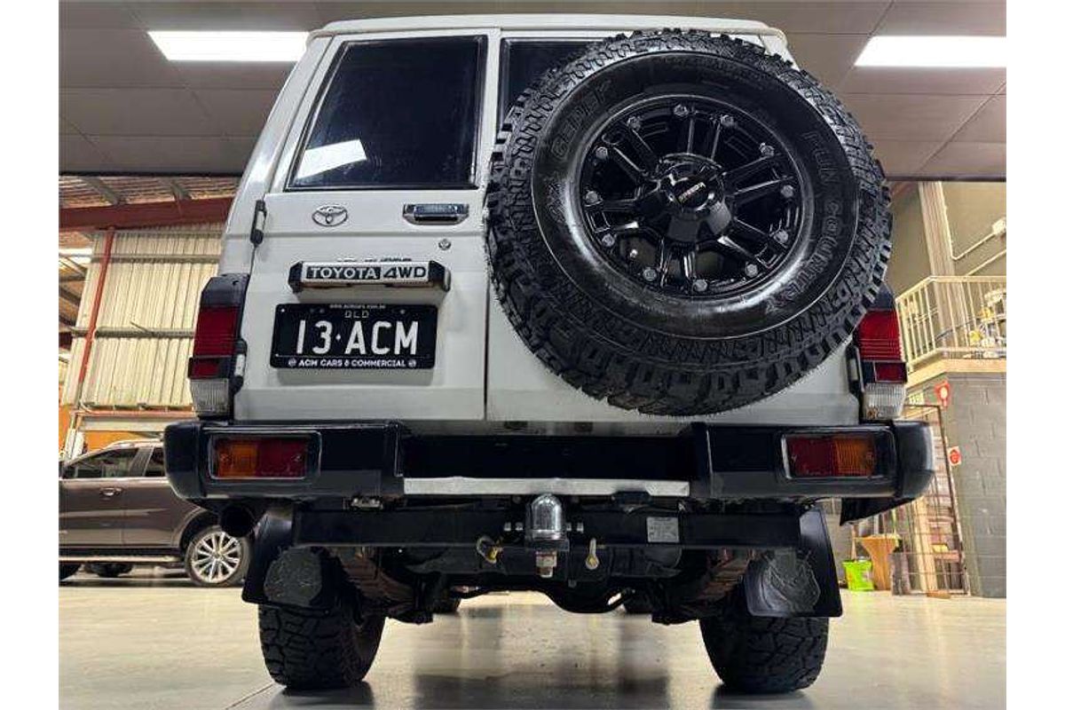 2009 Toyota Landcruiser Workmate Troopcarrier VDJ78R