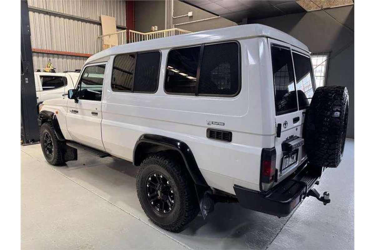 2009 Toyota Landcruiser Workmate Troopcarrier VDJ78R