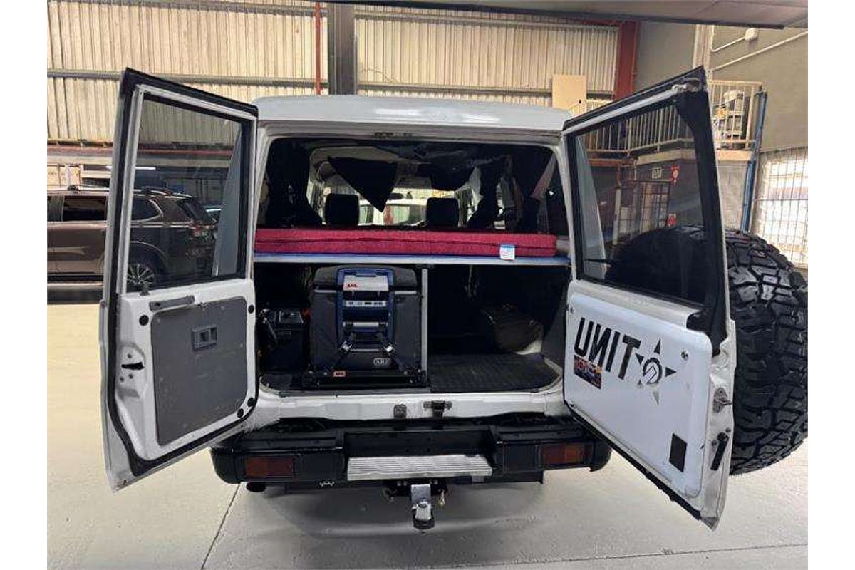2009 Toyota Landcruiser Workmate Troopcarrier VDJ78R