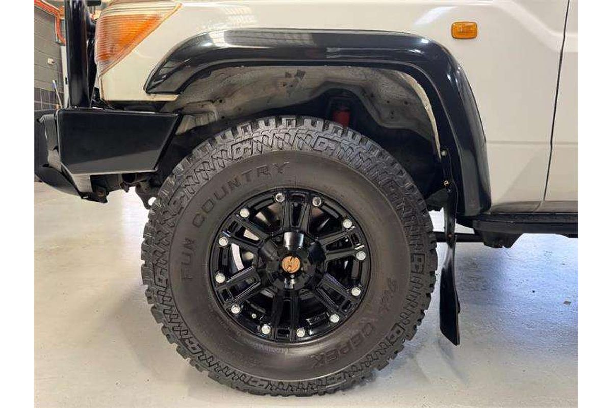 2009 Toyota Landcruiser Workmate Troopcarrier VDJ78R