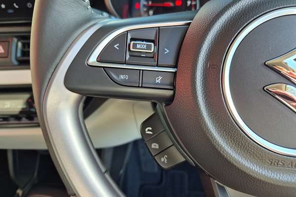 2024 Suzuki Swift Hybrid Plus UZ