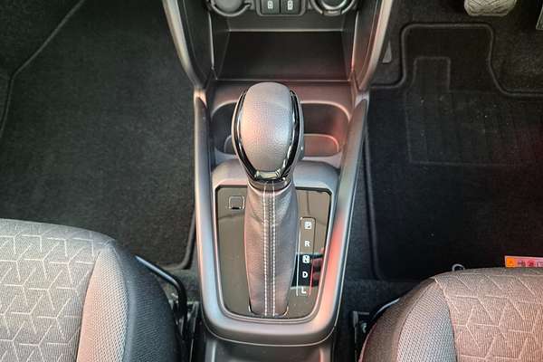 2024 Suzuki Swift Hybrid Plus UZ