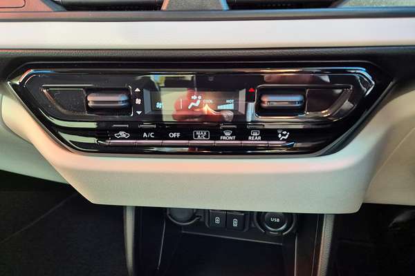 2024 Suzuki Swift Hybrid Plus UZ