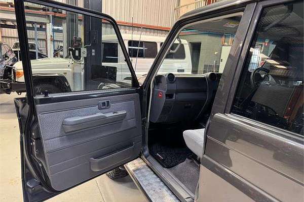 2017 Toyota Landcruiser GXL VDJ79R 4X4