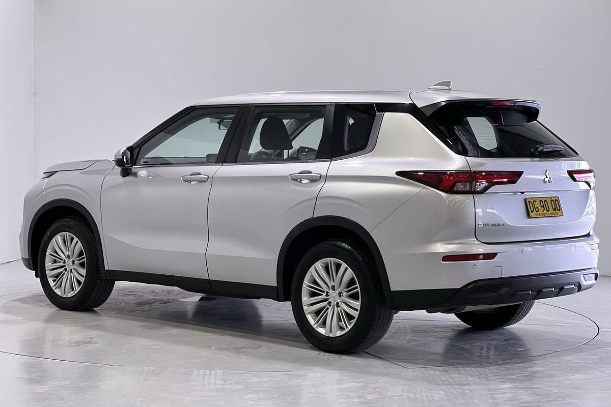 2022 Mitsubishi Outlander ES ZM