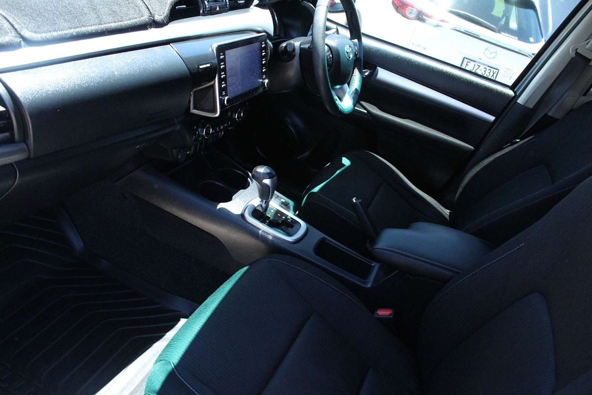 2020 Toyota Hilux SR5 GUN126R 4X4