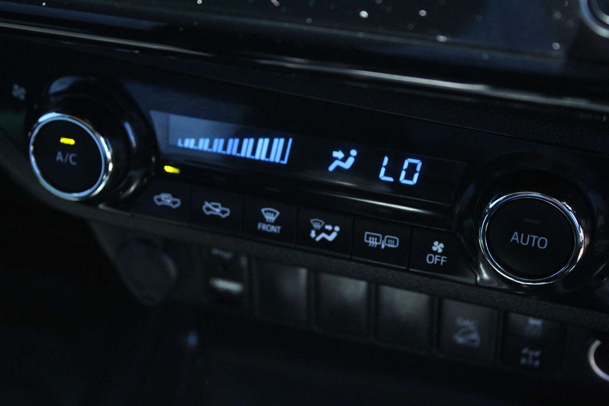 2020 Toyota Hilux SR5 GUN126R 4X4